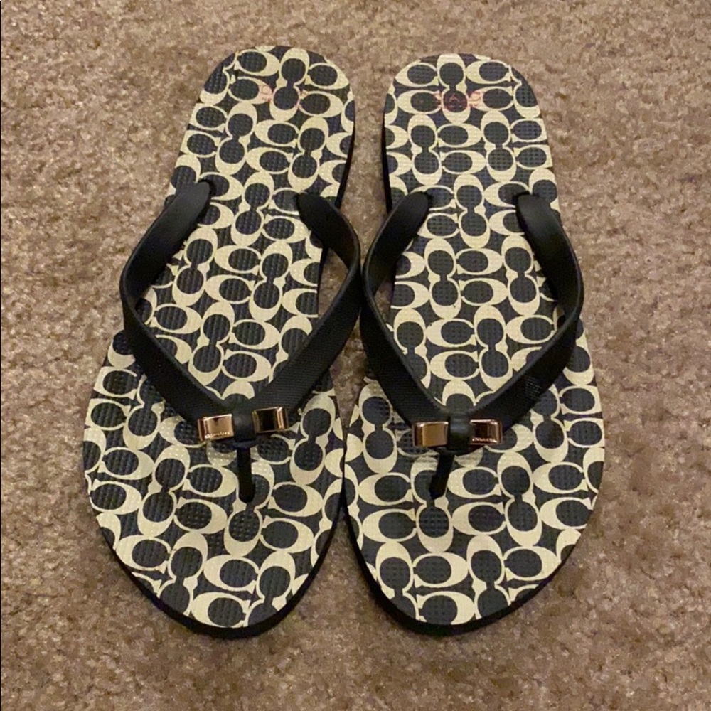 Coach flipflops